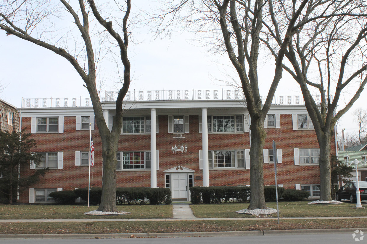 Building Photo - Carlson Apartments