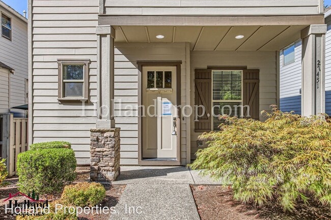 Building Photo - 3 br, 2.5 bath House - 27451 SW Copper Cre...