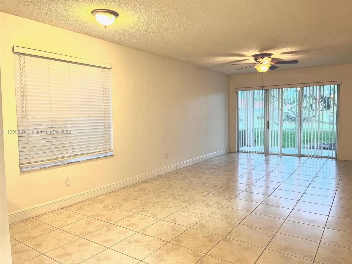 949 Coral Club Dr Unit 949, Coral Springs, FL 33071 Condo for Rent in