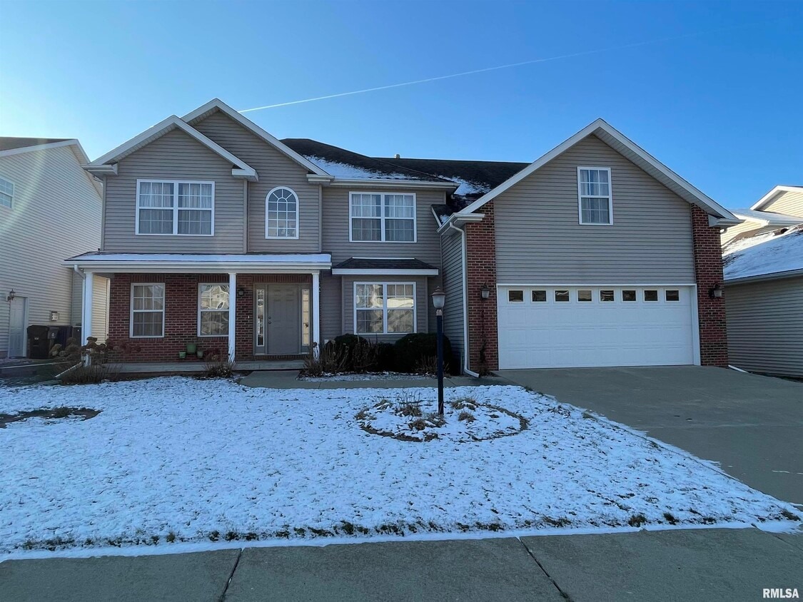 1924 W Casecreek Dr, Peoria, IL 61615 House Rental in Peoria, IL