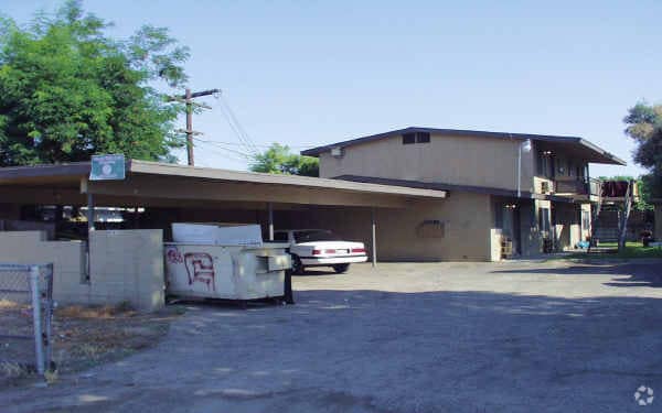 Building Photo - 4561 E White Ave