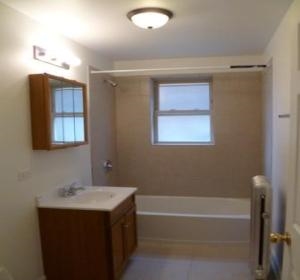 Baño - 7110 S Ridgeland Ave