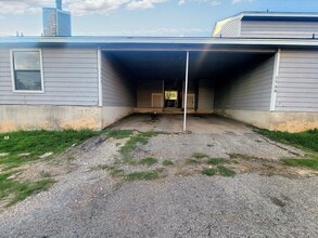 Building Photo - 1758-1760-1760 Horseshoe Cir