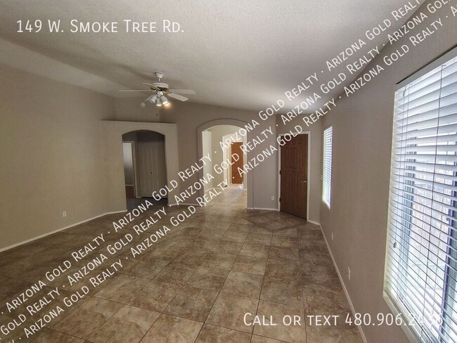 Foto del edificio - 149 W Smoke Tree Rd