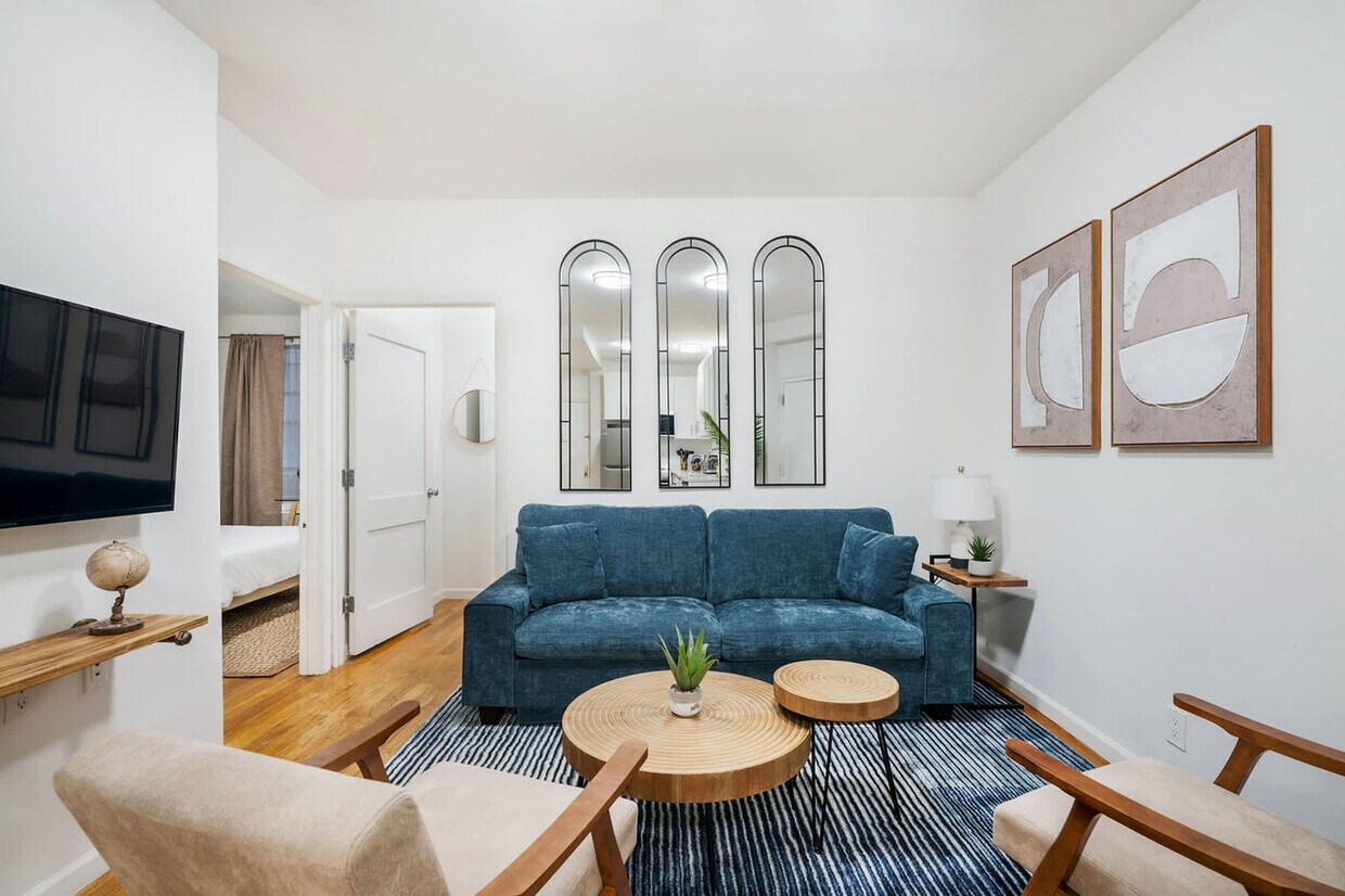 Foto principal - 320 E 109th St