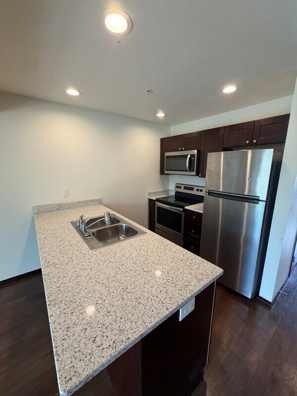 Foto del edificio - 2041 Andress Ln