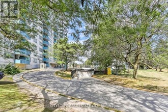 Building Photo - 1442 Lawrence Ave W
