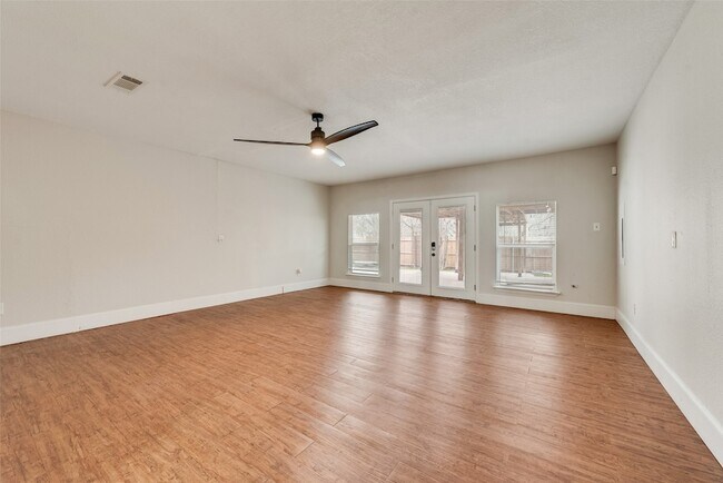 Foto del edificio - 1817 Crooked Ln