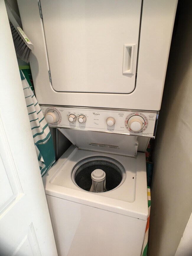 Foto del edificio - 7 Burrill Pl