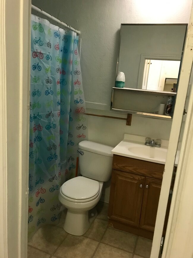 Building Photo - 721 N Arthur Ave