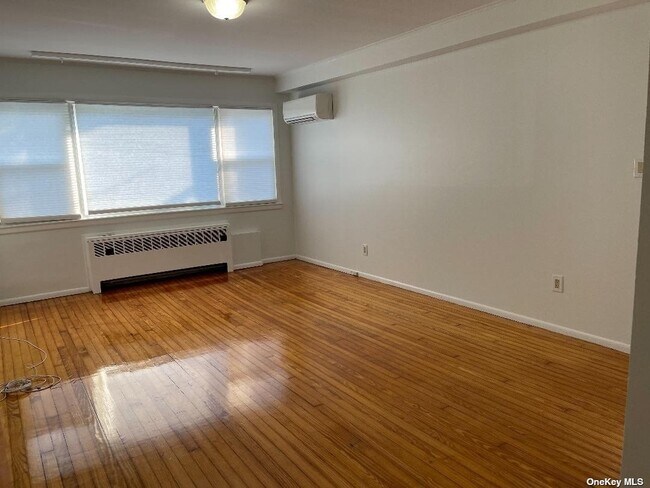 Foto del edificio - 260 E Beech St