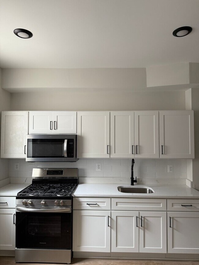 Foto del edificio - Newly Renovated Townhouse