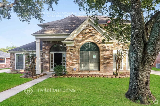 Building Photo - 22947 Benbury Dr