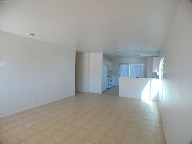 Building Photo - 3 Bedroom 2 Bath Home