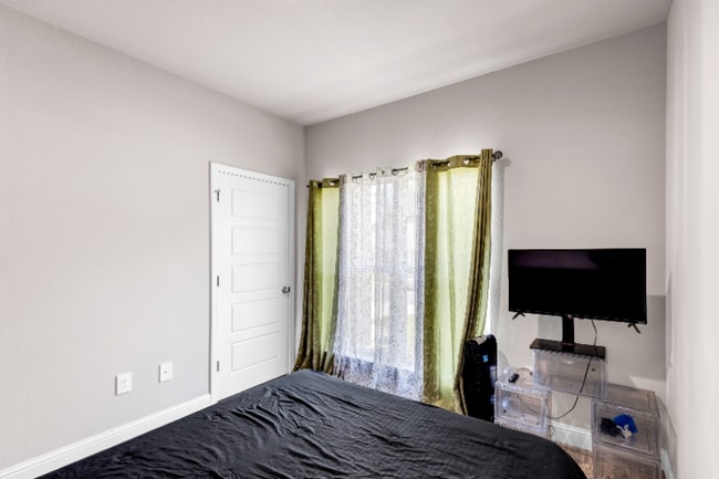 Foto del edificio - 5371 Leeds Ln