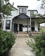 Building Photo - 711 E Carson St
