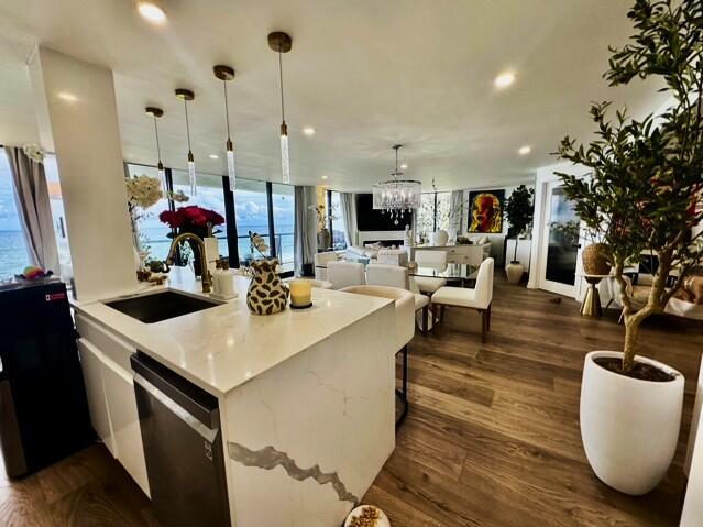 Foto del edificio - 250 S Ocean Blvd