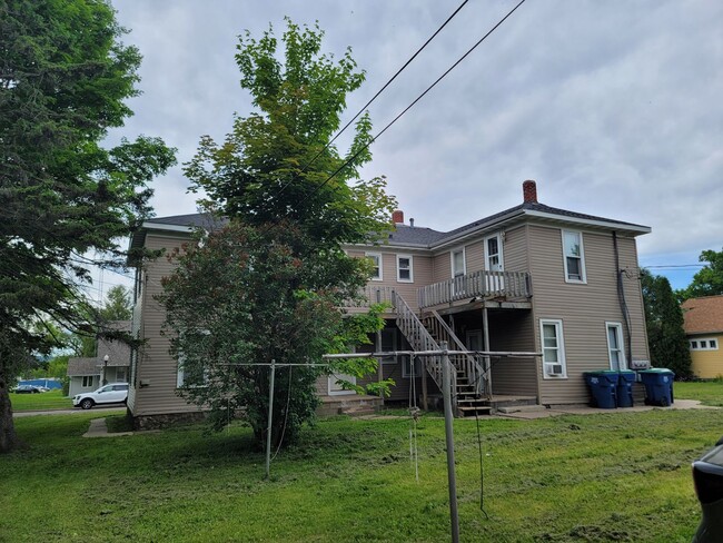 Building Photo - 2411-2415 Gowen St