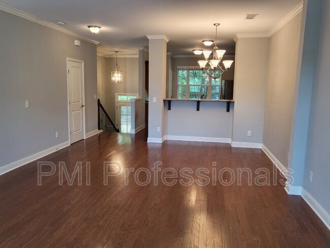 Building Photo - 3180 Parthenon Ave