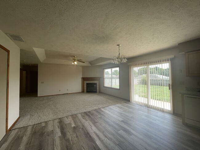 Building Photo - 3772 W Ridgeway St