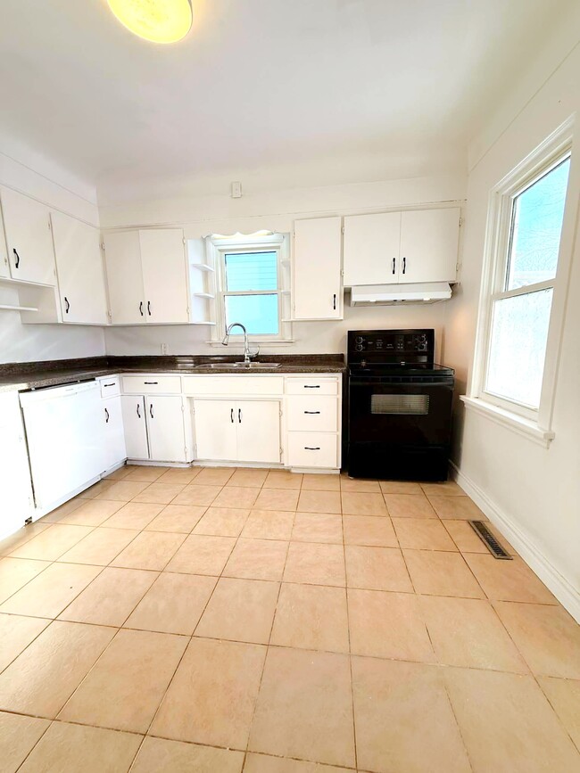 Building Photo - 2373 Tourangeau Rd