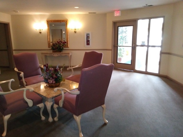 Building Photo - 165 Hunt Club Dr