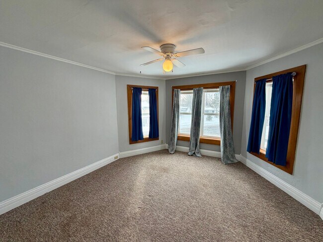 Foto del edificio - 407 N State St