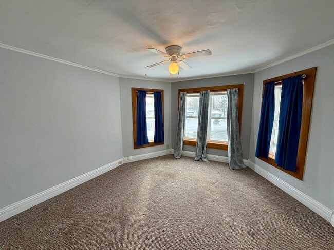 Building Photo - 407 N State St