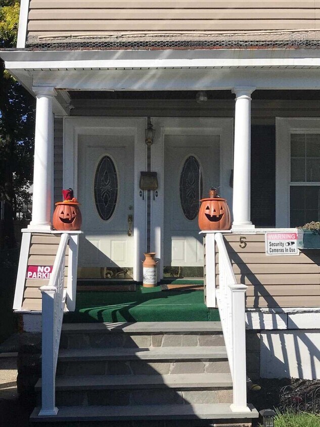 Primary Photo - 5 May St