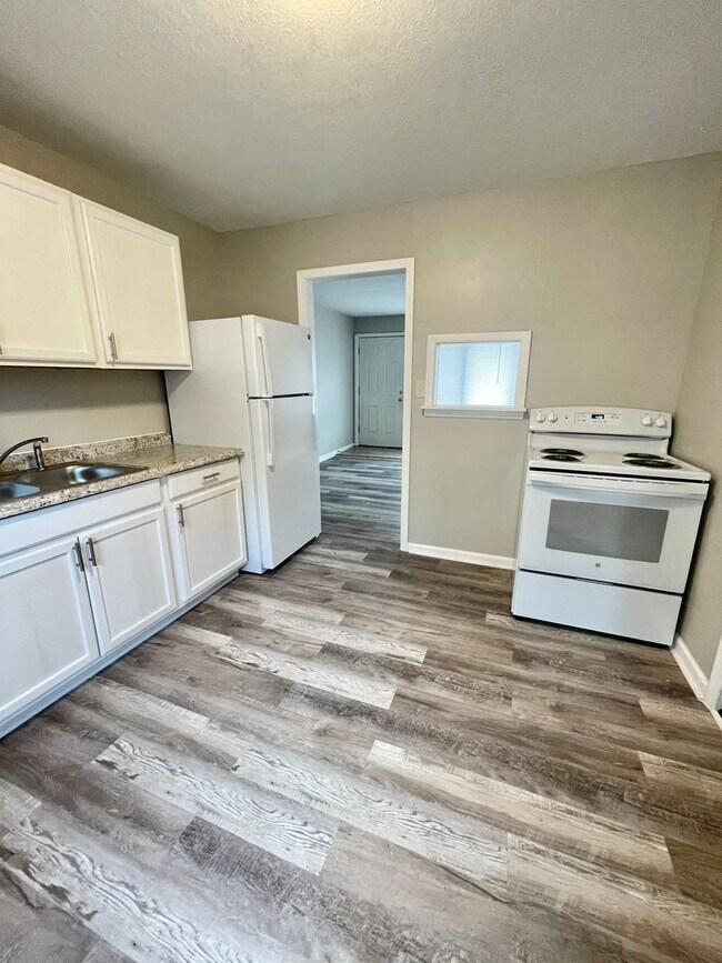 Foto del edificio - Remodeled 3 Bedroom, Section 8 Approved