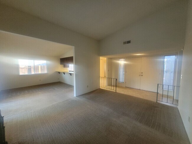 Foto del edificio - Rosemont area home/great access to Hwy 50