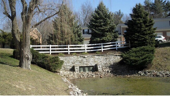 Foto del edificio - 3424 Springlake Dr