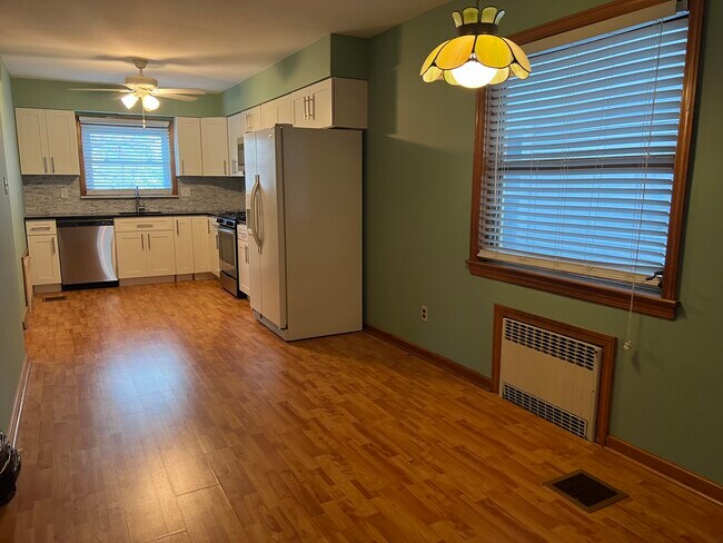 Building Photo - 48 Stuyvesant Ave