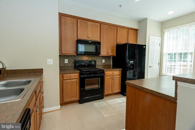 Building Photo - 44325 Ocelot Way
