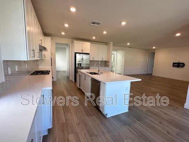 Building Photo - 6872 Seraphina Dr