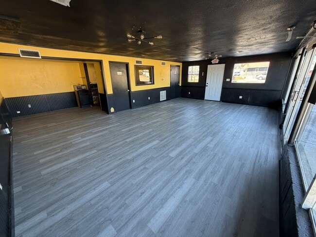 Building Photo - 2105 N Broadway St