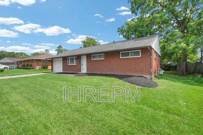 Building Photo - 6403 Roselawn Ave