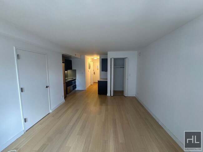 Building Photo - East 39th Street