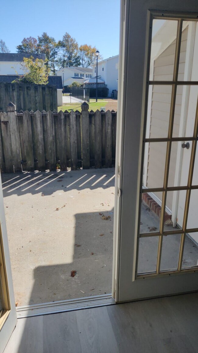 Foto del edificio - 2925 Carriage Row Ln