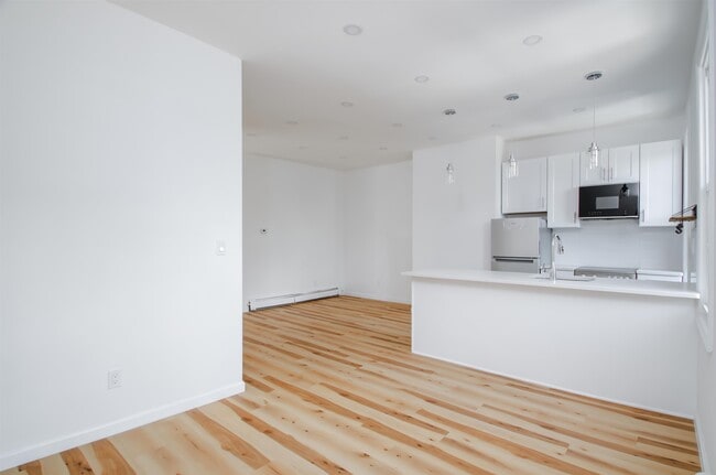 Building Photo - 251 Halladay St