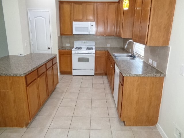 Building Photo - 30034 Saw Oaks Dr