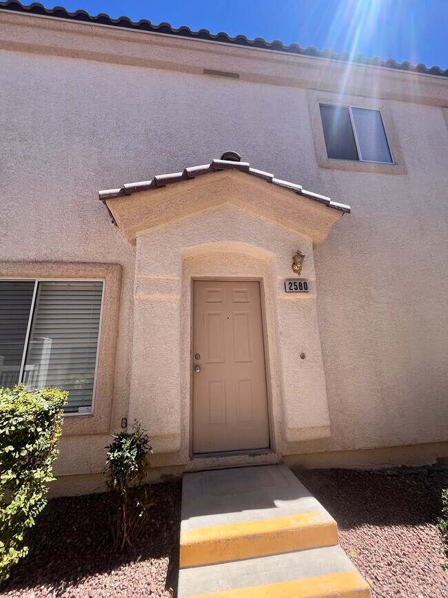Foto del edificio - 2580 Lazy Saddle Dr