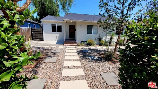 Building Photo - 17629 Burbank Blvd