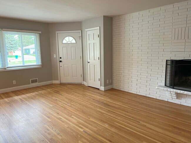 Foto del edificio - 6420 Xerxes Ave S