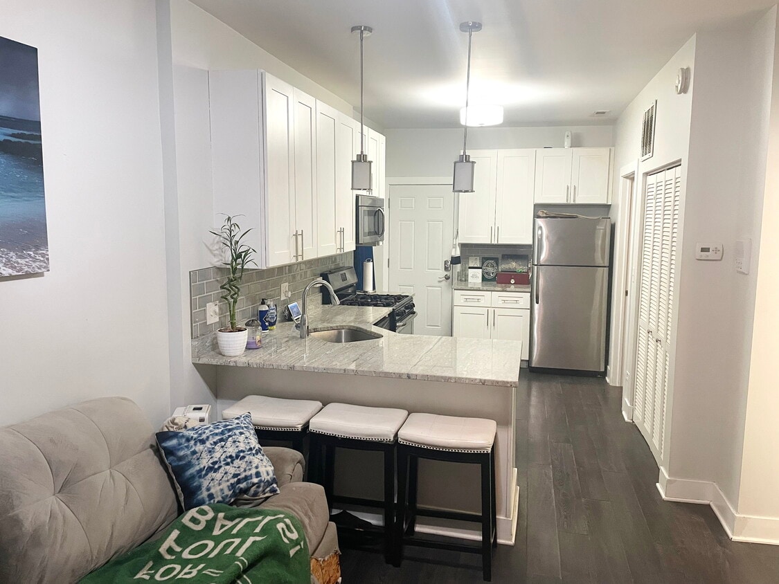 1431 N Cleaver St Unit 1, Chicago, IL 60642 Apartments in Chicago, IL