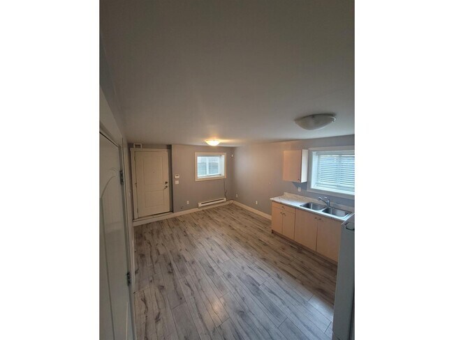 Photo du bâtiment - 10595-1159B 159b St