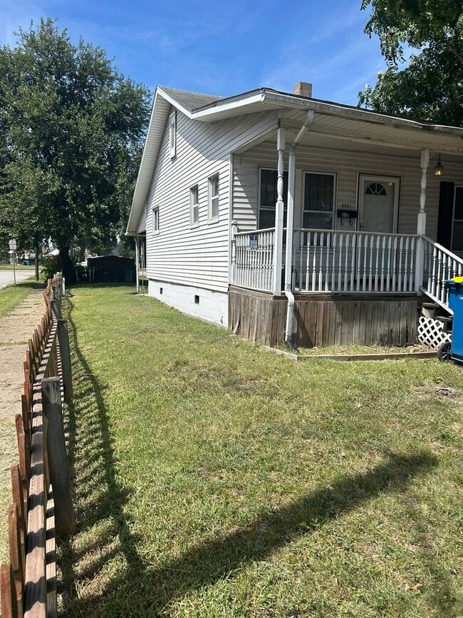 Building Photo - 3001 Myrtle Ave