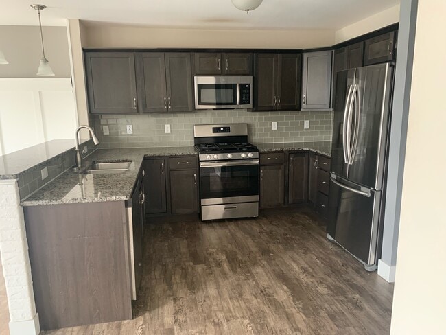 Foto del edificio - 2751 Post Dr