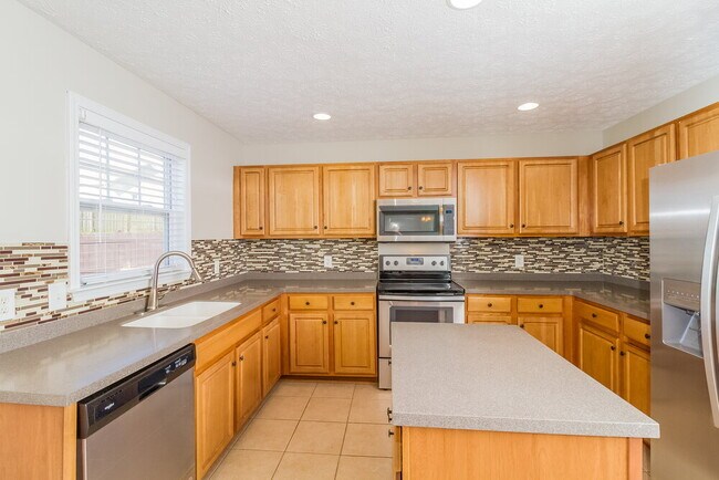 Building Photo - 801 Brooksdale Dr