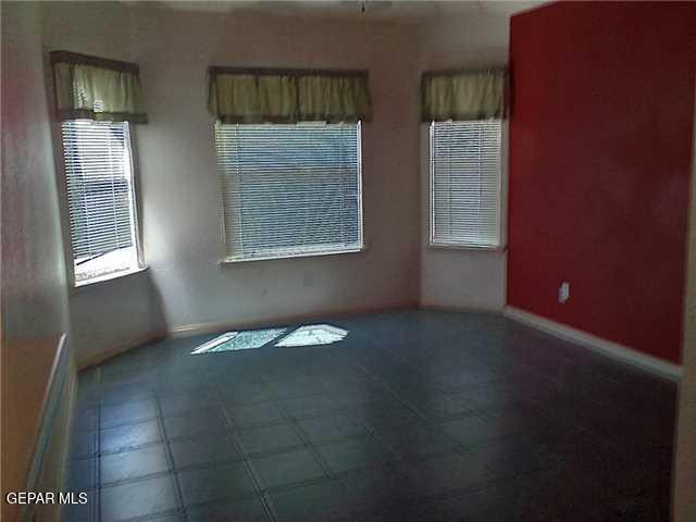 Building Photo - 6940 Crown Ridge Dr